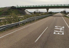 La colisión de dos vehículos se ha producido este sábado en la autovía de las Vegas Altas.