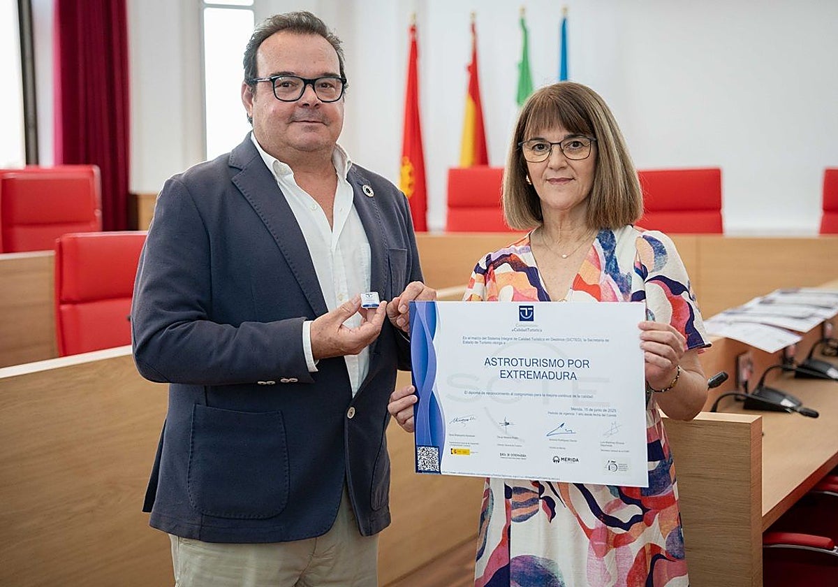 Guijarro con Esperanza Izquierdo, de Astroturismo por Extremadura.