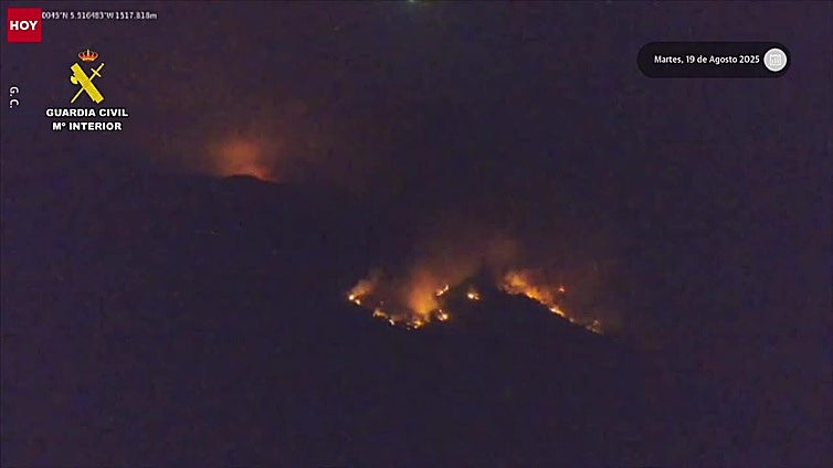 Cámaras térmicas para vigilar desde el aire posibles reactivaciones del incendio de Jarilla