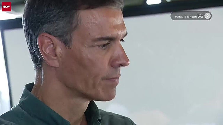 Sánchez se interesa por la evolución del incendio de Jarilla