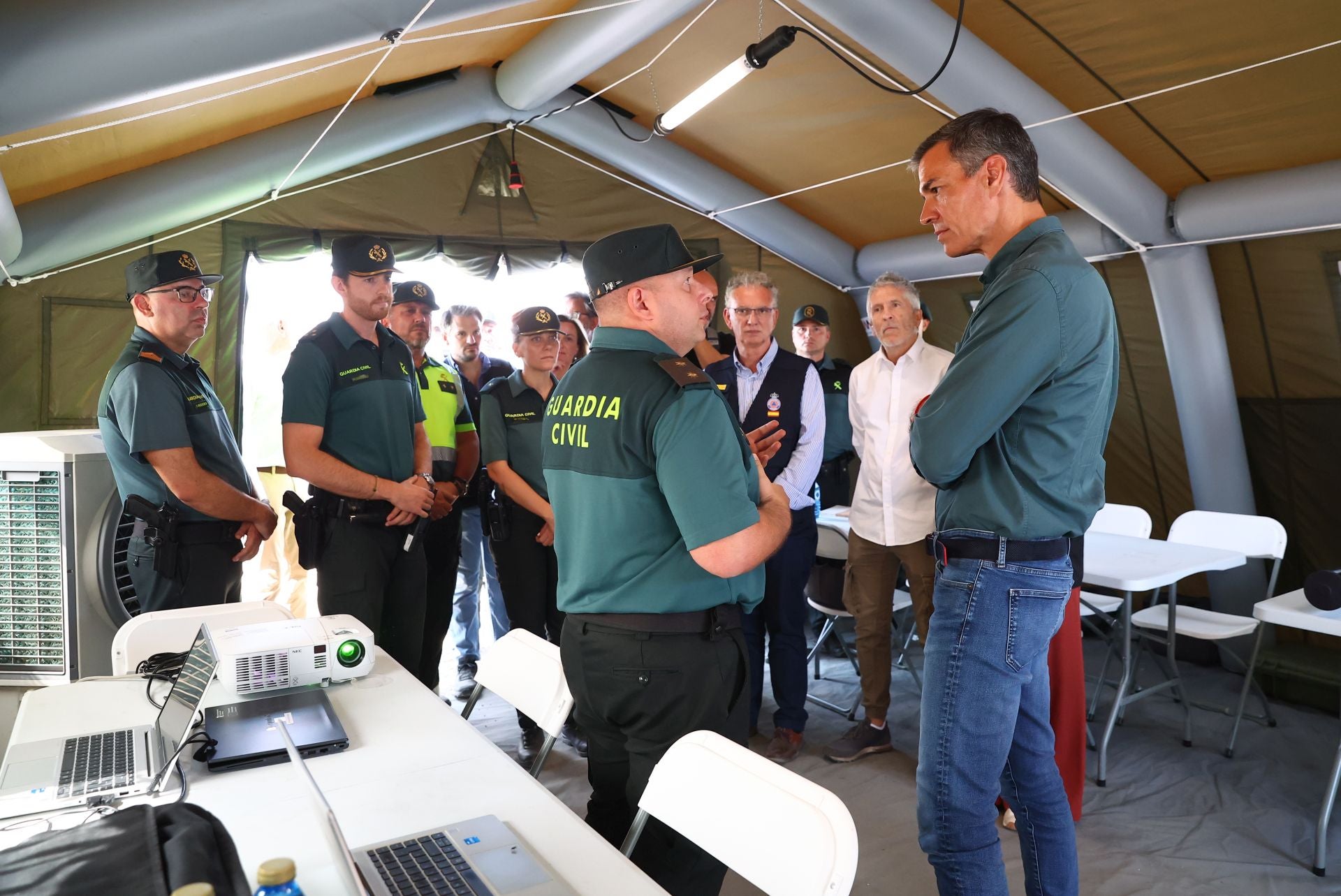 Fotos | Así ha sido la visita de Pedro Sánchez a Extremadura al incendio de Jarilla