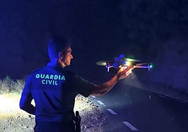 Así trabaja la unidad especial de drones de la Guardia Civil en el incendio de Jarilla