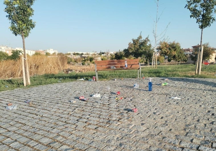 Vecinos de la barriada de Tierno Galván de Mérida claman contra la sucesión de actos vandálicos