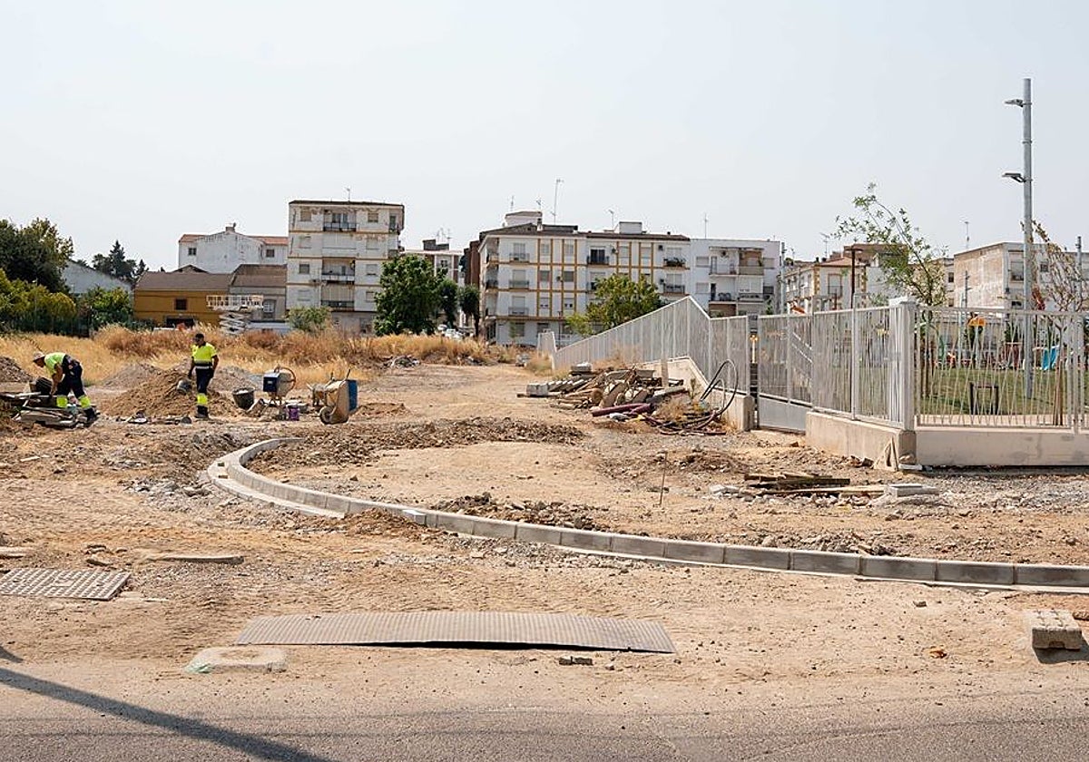 Obras en el entorno del parque de 'La Ciudad de la Infancia'.