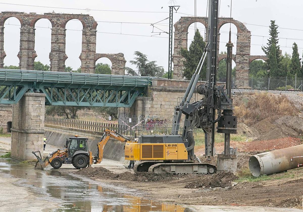 Obras en el tren a su paso por Mérida en una imagen de archivo.