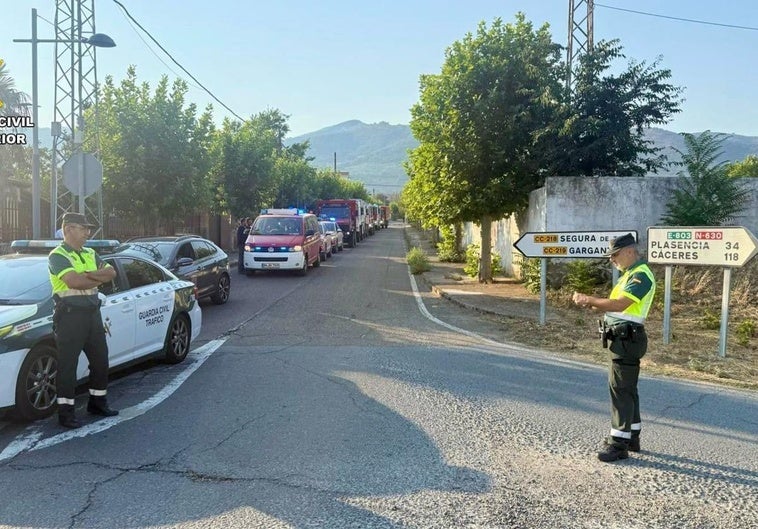 El dispositivo de bomberos alemanes se repliega y vuelve a su base tras dar por controlado el incendio de Jarilla