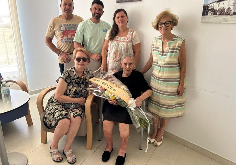 La vecina de Alía Paula Bravo cumple cien años rodeada de su familia