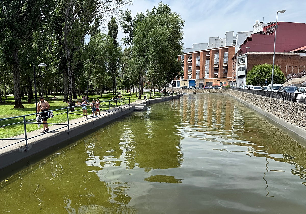 Tramo del canal de baños de La Isla donde se produjo este martes el accidente.