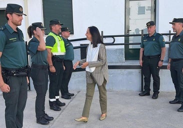 El capitán al frente del incendio de Jarilla explica el momento más tenso a la directora general de la Guardia Civil