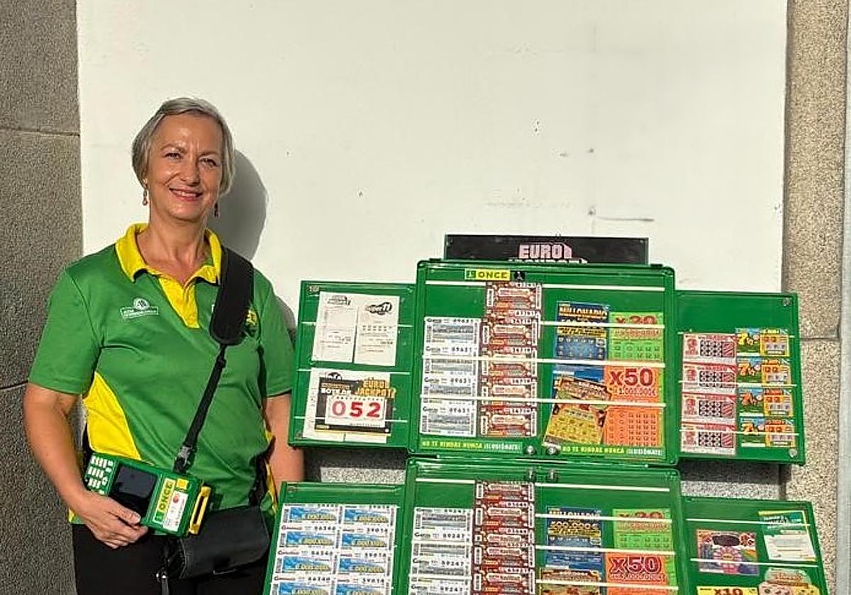 Mª del Carmen Pérez Redondo vendedora de la ONCE.
