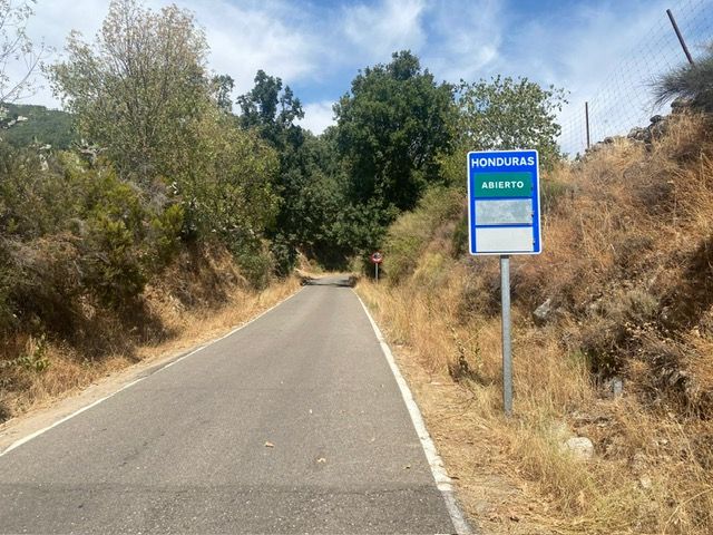 Fotos | Así se han llevando a cabo los trabajos en el Puerto de Honduras para reabrir la carretera tras el incendio