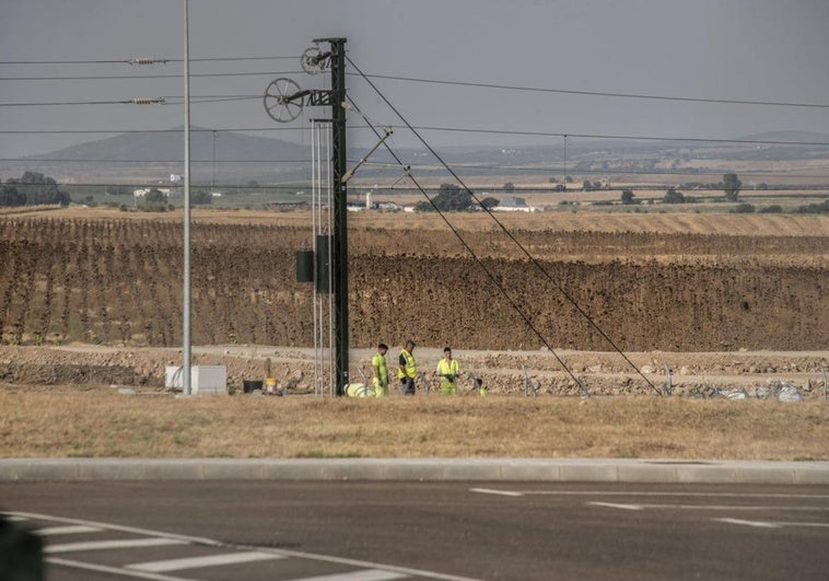 Adif invierte tres millones de euros en mejorar las vías hasta la frontera con Portugal