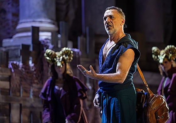José Vicente Moirón, la noche pasada, durante la representación de 'Jasón y las furias' en el Teatro Romano de Mérida.