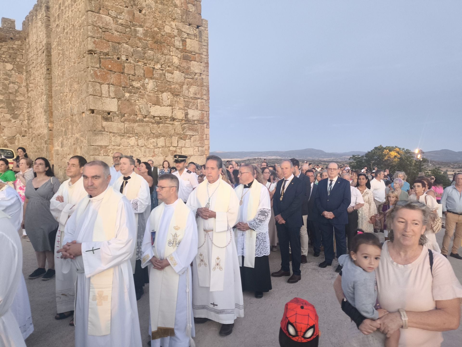 La bajada de la Patrona a la iglesia de San Martín en imágenes