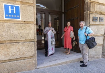 Los primeros huéspedes del hotel Hilton de Cáceres: «Nos han puesto la alfombra roja nada más llegar»
