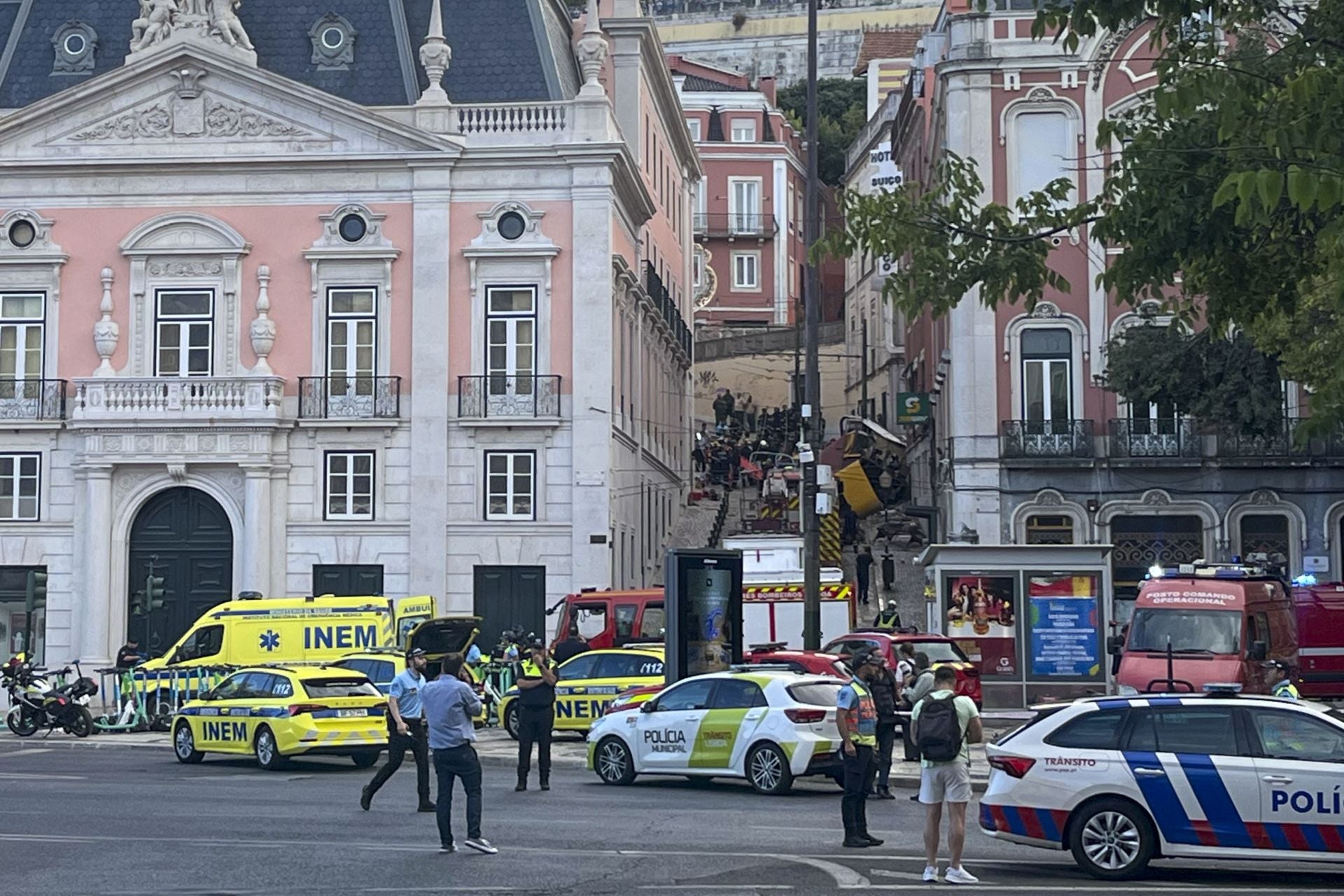 El siniestro ocurrió sobre las seis de la tarde de este miércoles -hora local- en uno de los atractivos turísticos de la capital portuguesa. 