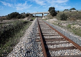 Línea de tren entre Cáceres y Valencia de Alcántara, una de las incluidas en el estudio.
