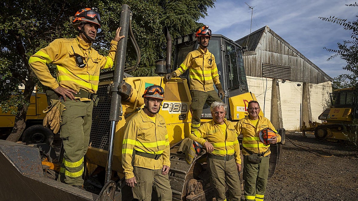 Bomberos forestales del retén de Cáceres.
