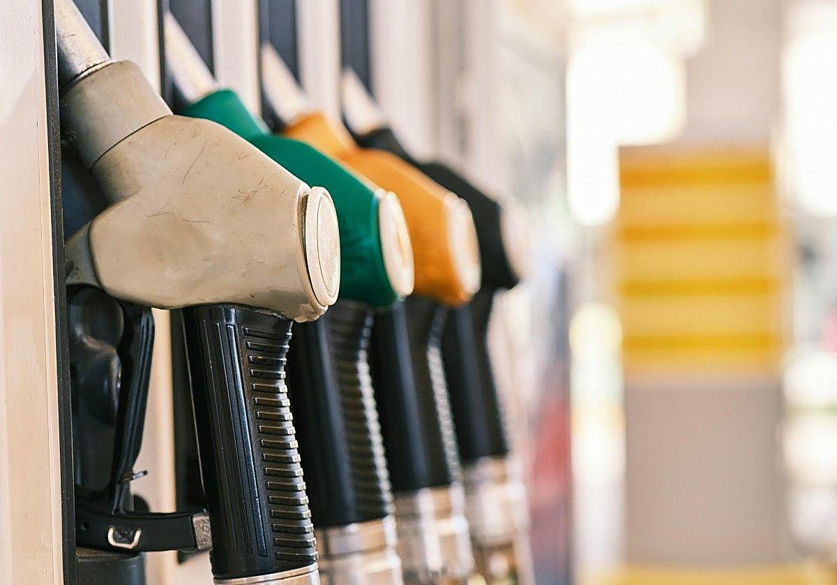 La DGT alerta a los conductores: multas de hasta 100 euros al repostar