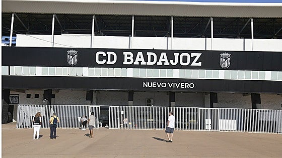 El Badajoz-Azuaga, en peligro por un problema burocrático de los blanquinegros con la FIFA