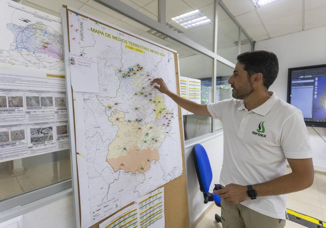 David Jorge Vegas, jefe de servicio de prevención y extinción de incendios en el centro operativo regional, en Cáceres.