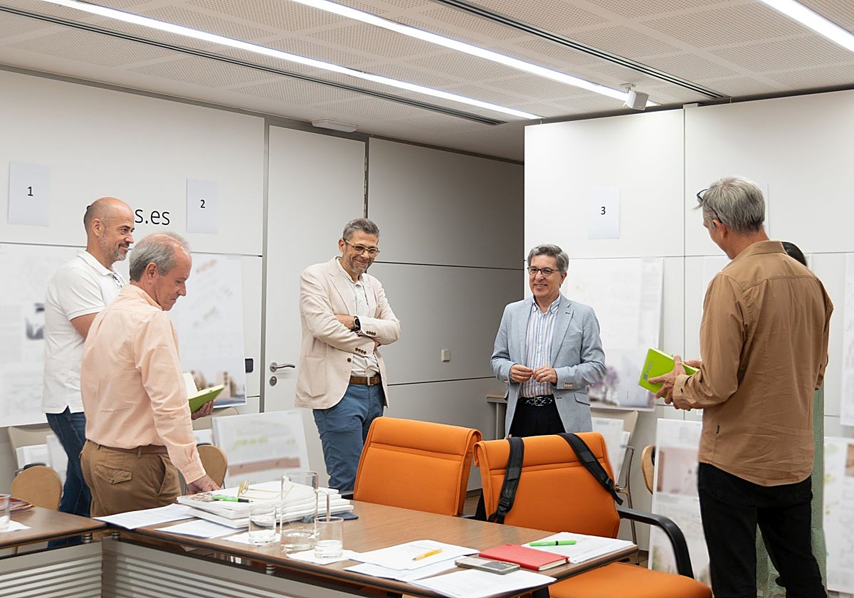 Reunión del jurado el pasado jueves.
