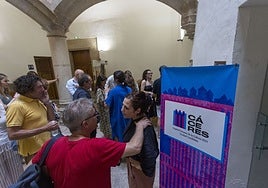Imagen de archivo de una reunión con agentes culturales.