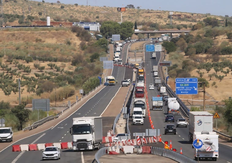Nuevos cortes en el puente de la autovía de Mérida por obras