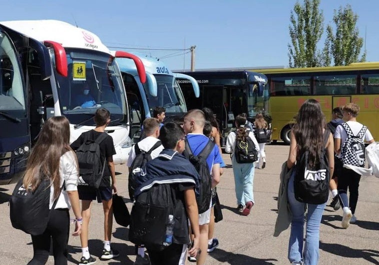 La Junta licita de urgencia las 242 rutas de transporte escolar que quedaron desiertas