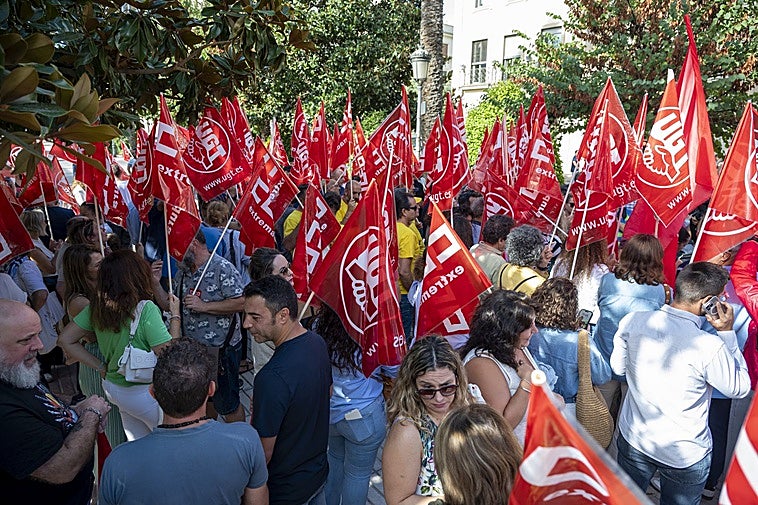 Manifestación de CCOO y UGT en Badajoz.