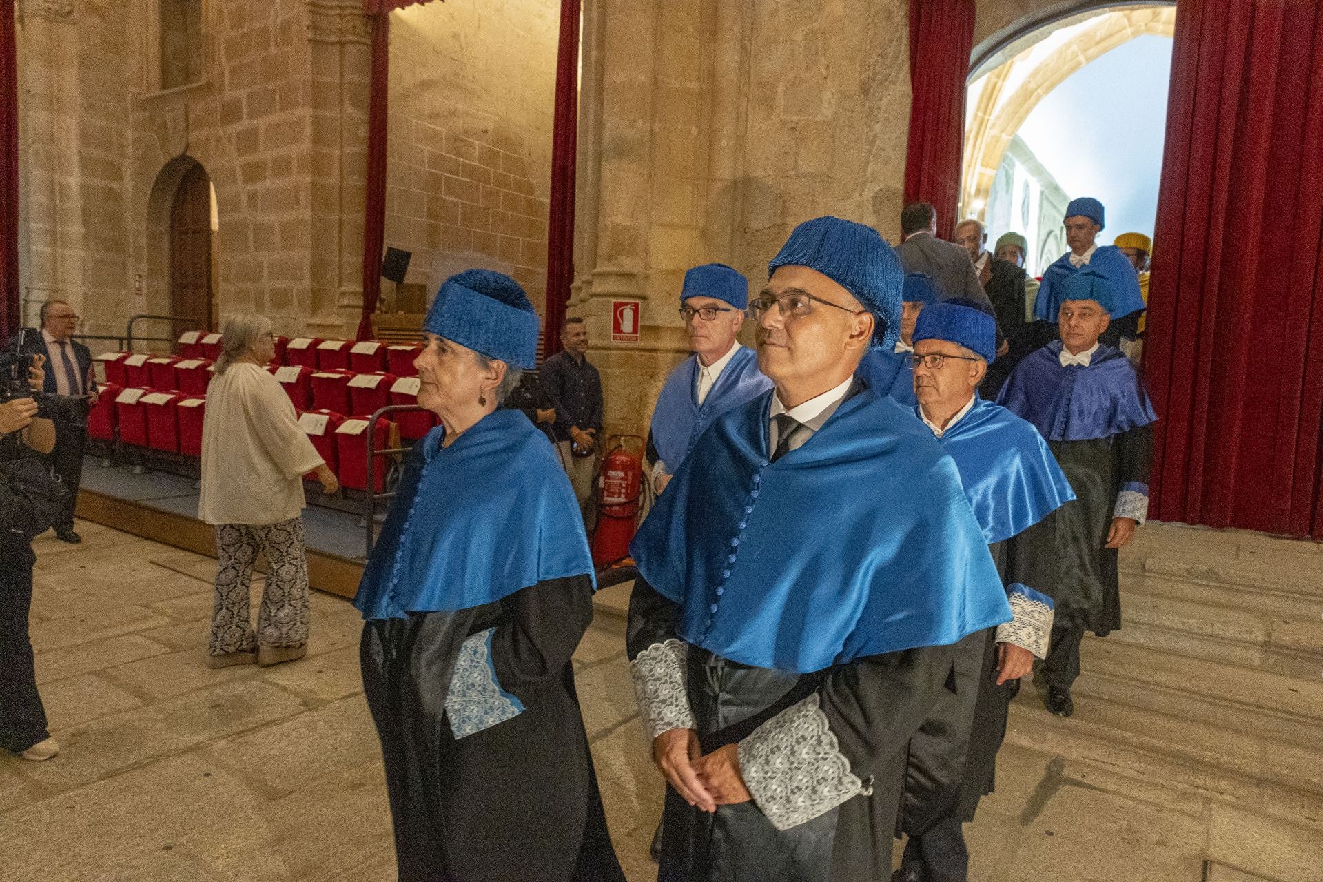 La apertura del curso académico 2025/26 de la UEx, en imágenes