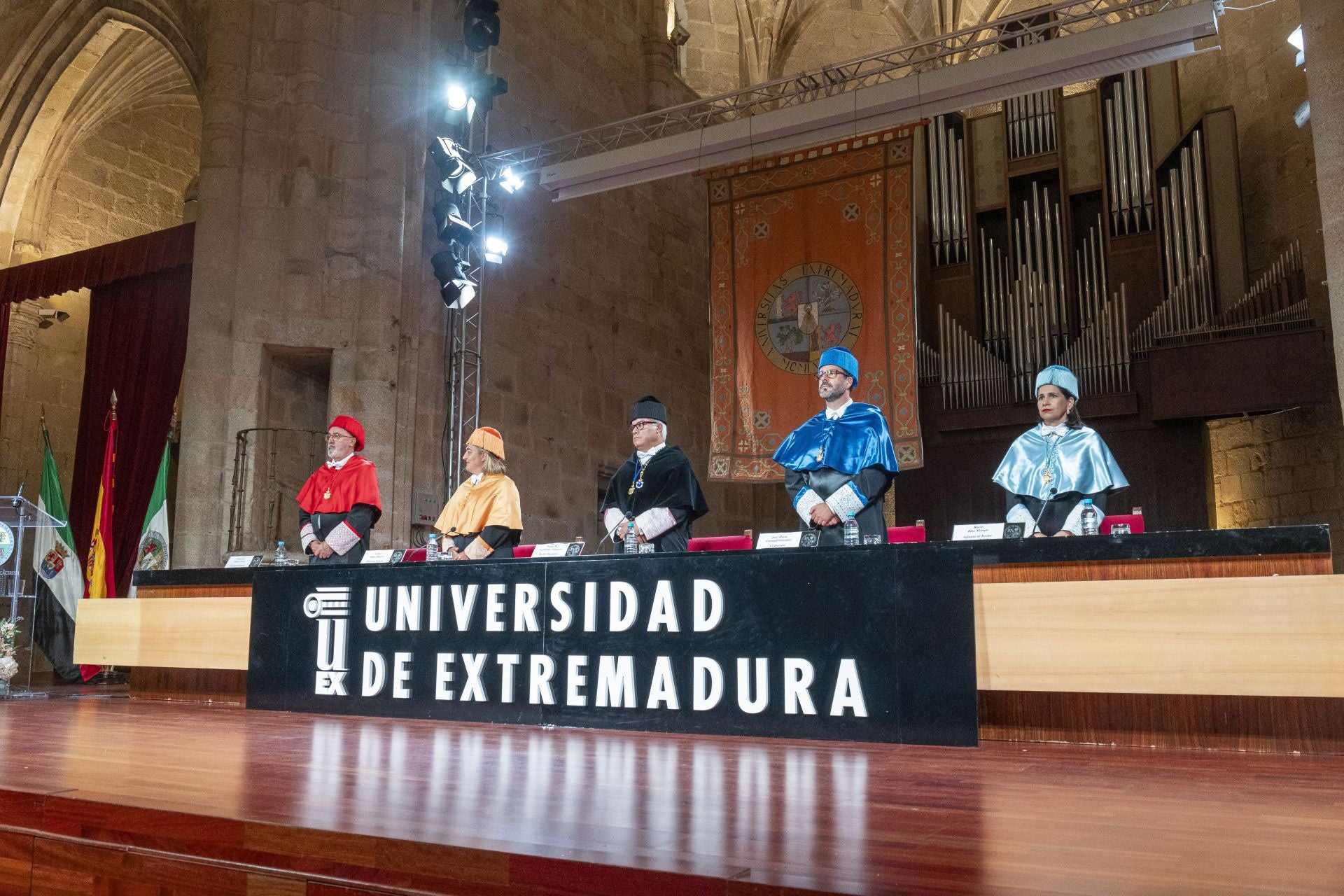 La apertura del curso académico 2025/26 de la UEx, en imágenes