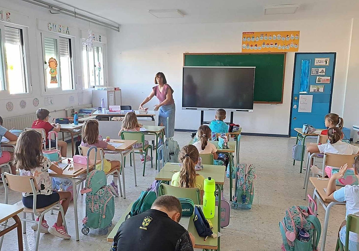 Imagen de archivo del primer día de clase.