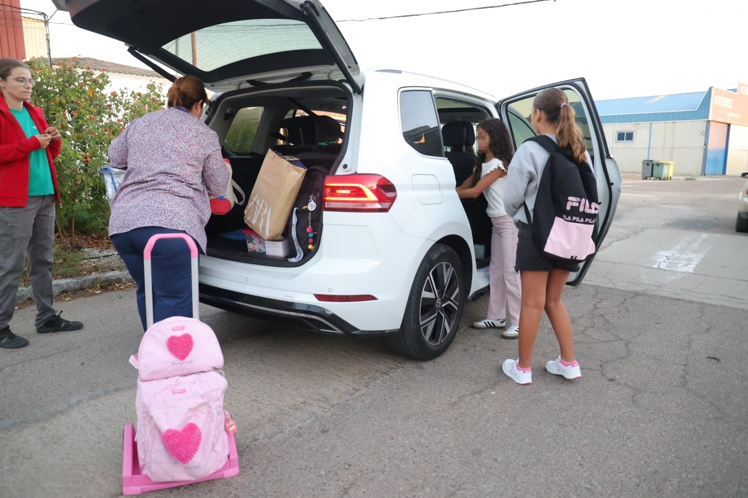 Fotos | Alumnos se quedan sin transporte escolar