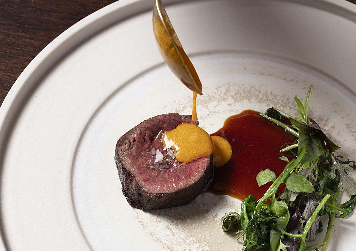 Imagen principal - El menú está basado principalmente en pescados y mariscos. 