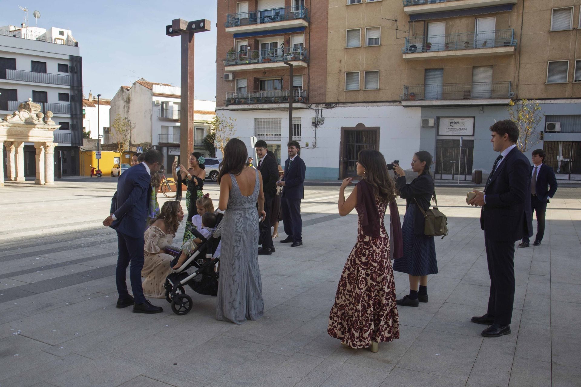 Algunos invitados, antes de la ceremonia. 