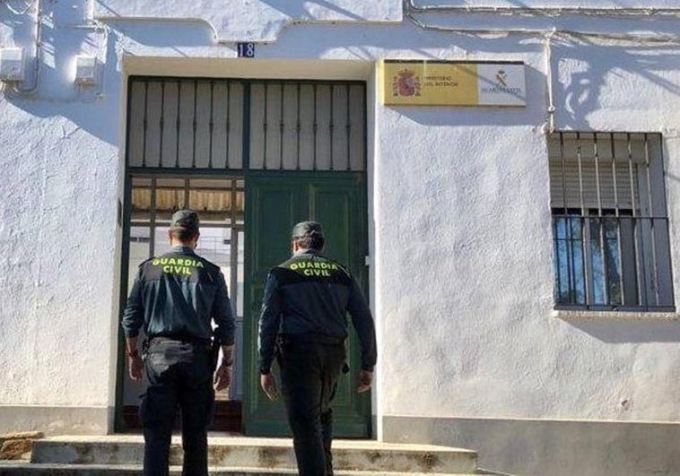 Pelea en la puerta del cuartel entre varias personas que acudieron a poner denuncias