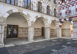 Sede de la UNED, en la Plaza Alta.