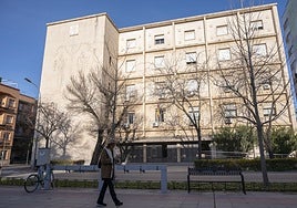 Edificio de la Audiencia, que continúa en la avenida de Colón y no se ha trasladado a Ronda Norte.