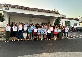 Protestas en Valencia del Ventoso por el transporte escolar en Extremadura.