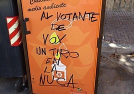 Rechazo unánime a unas pintadas en Mérida contra Vox y sus votantes