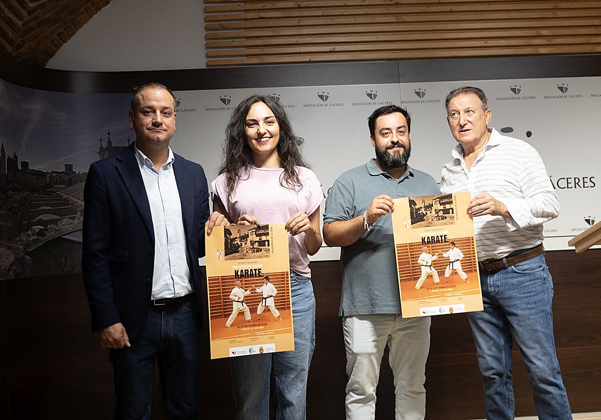 Pablo Miguel López, Irene Rodríguez, Daniel Timón y Daniel González durante la presentación.