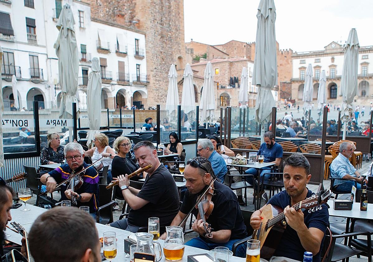 Cáceres vive desde hoy tres días de música y cultura irlandesas con el Irish Fleadh