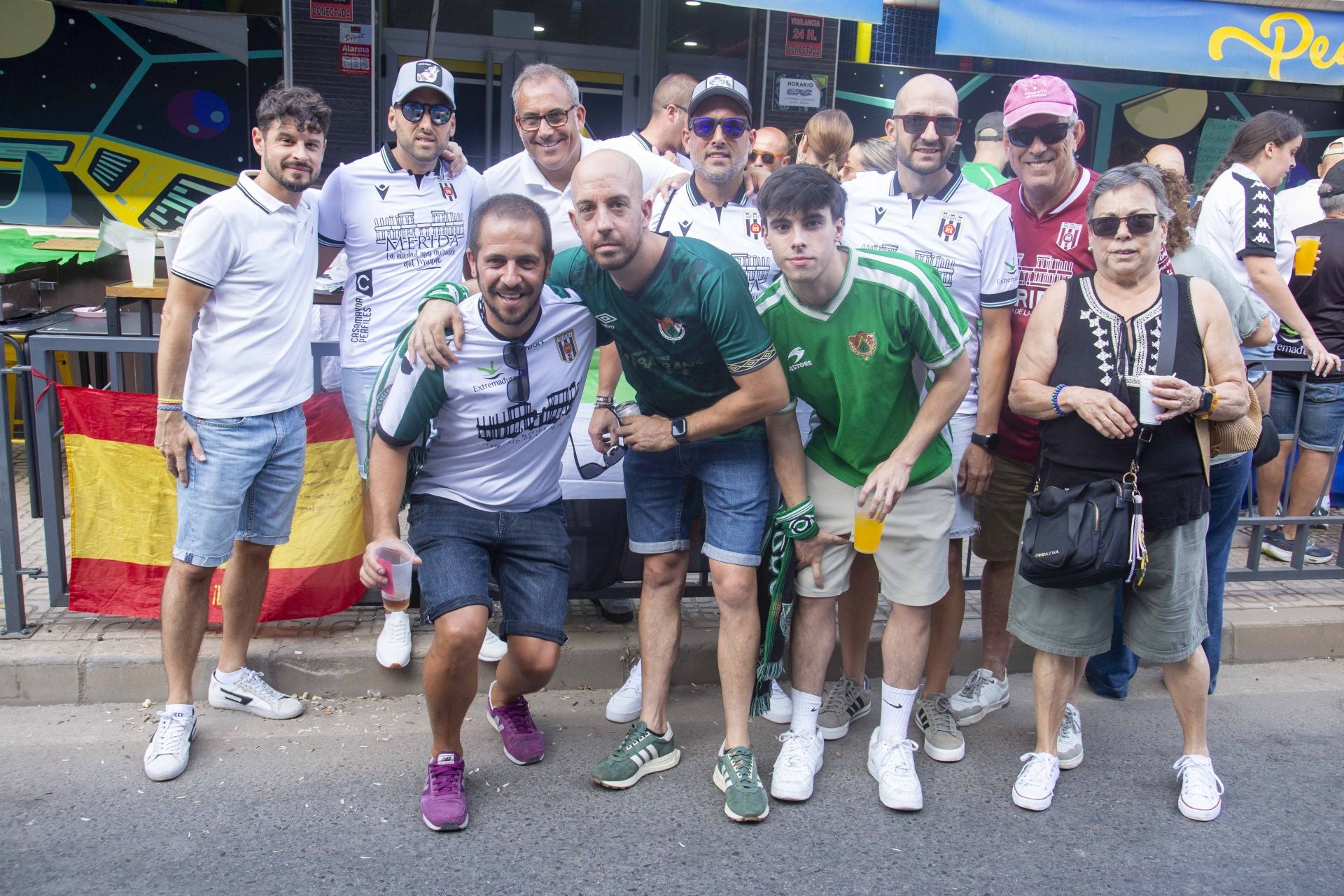 Las mejores imágenes del derbi entre el Mérida y el Cacereño en el Francisco de la Hera