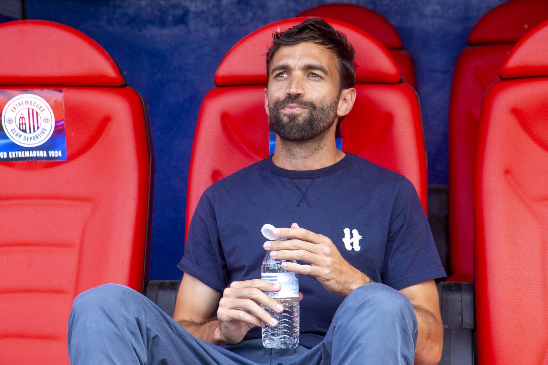 Las mejores imágenes del derbi entre el Mérida y el Cacereño en el Francisco de la Hera