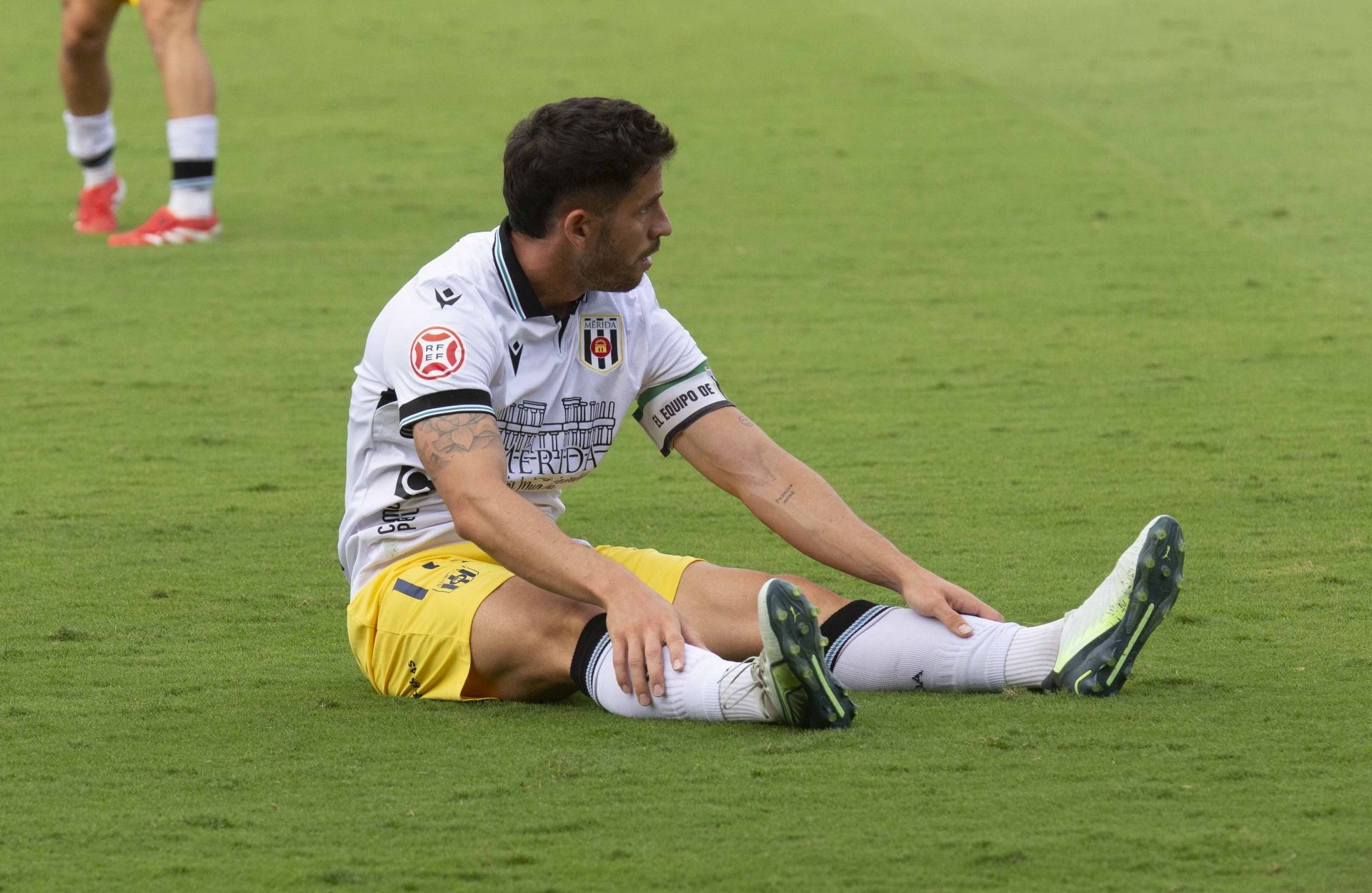 Las mejores imágenes del derbi entre el Mérida y el Cacereño en el Francisco de la Hera