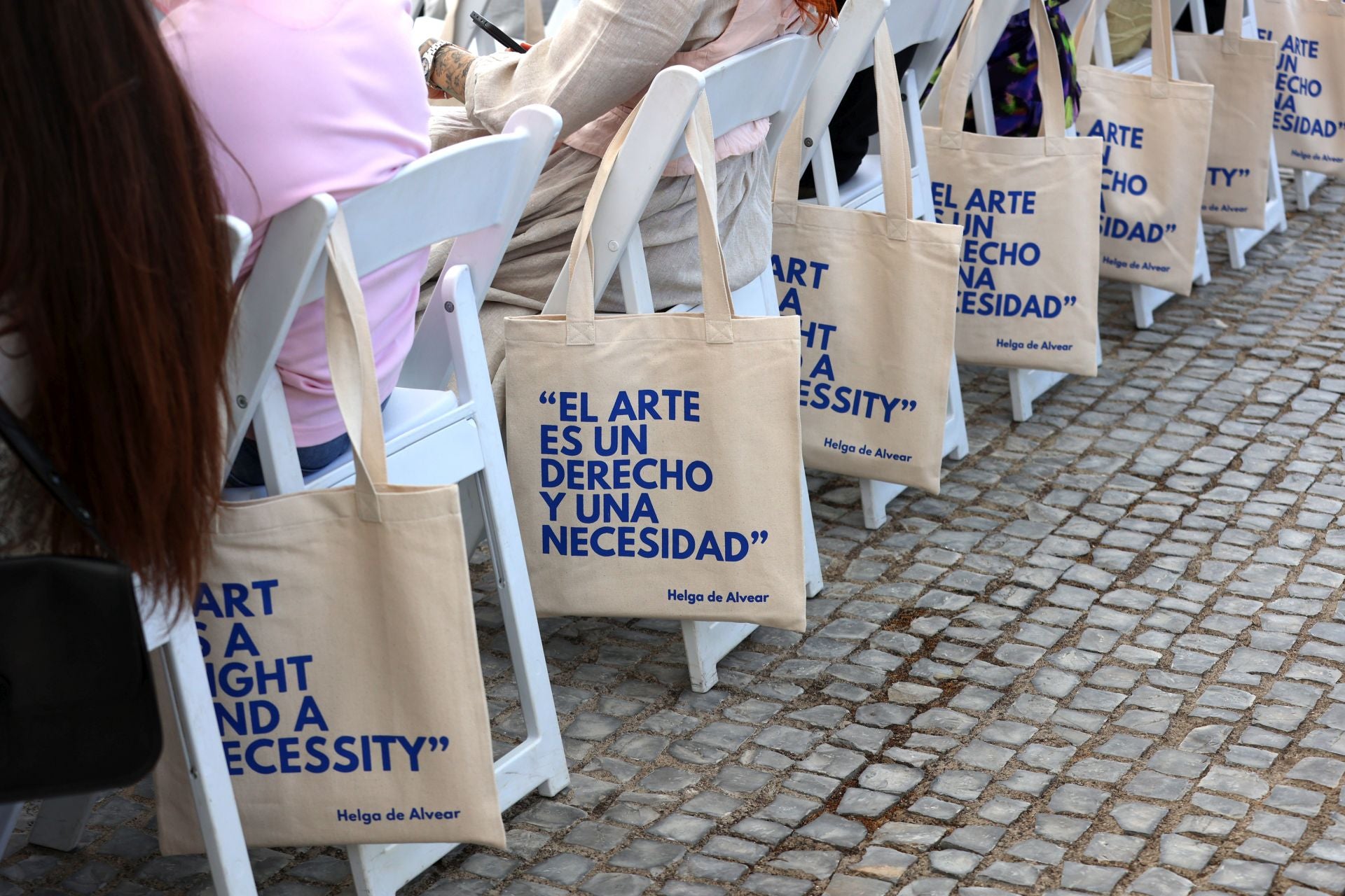 Homenaje a Helga de Alvear