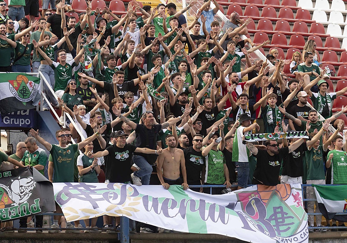 Los miembros de Puerta 13 se solidarizaron con Legiones Sur tras un incidente con la Policía.