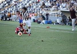 Borja Domingo tuvo el empate en la segunda mitad, pero su remate se estrelló en el palo.