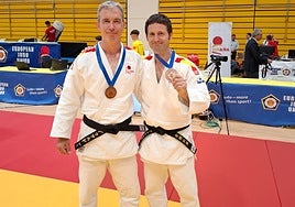 Eduardo Ayala y Antonio Marín posan con la medalla de bronce en el Torneo Europeo de Madrid.